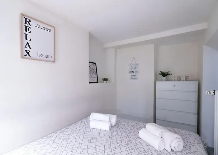 Ambrogio's Nest - Modern Close To Cadorna Station Apartment